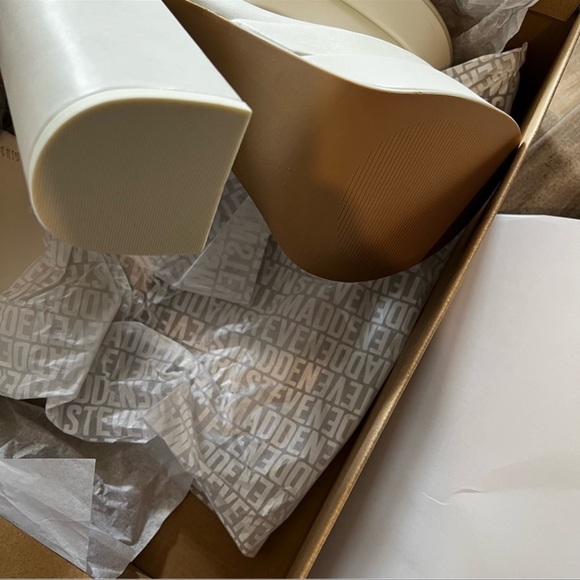 Steve Madden CYPRESS OFF/WHITE Platform vegan faux leather boots - Picture 6 of 7